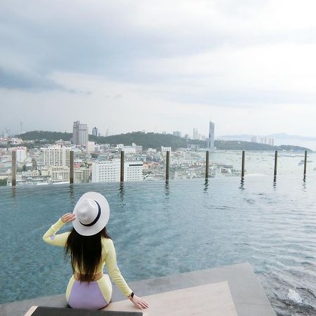 Llx Apartments At The Base Condo Pattaya Extérieur photo