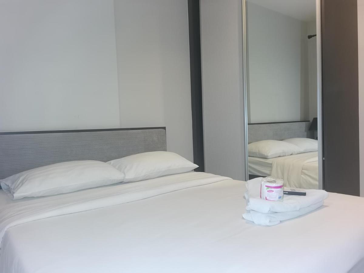 Llx Apartments At The Base Condo Pattaya Extérieur photo