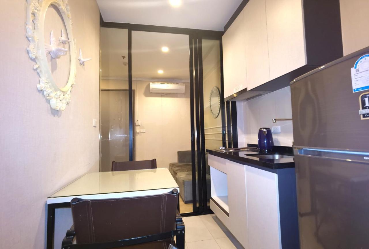 Llx Apartments At The Base Condo Pattaya Extérieur photo