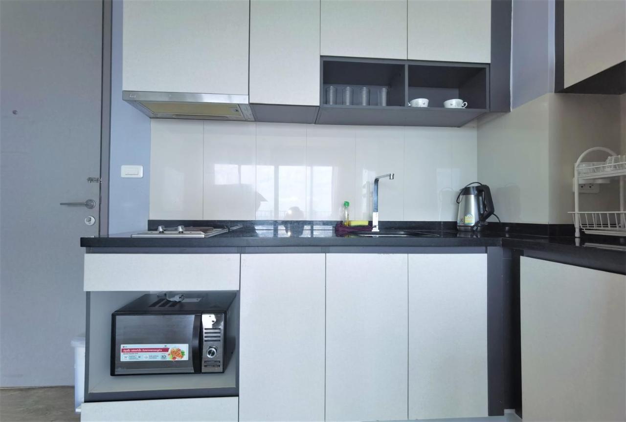 Llx Apartments At The Base Condo Pattaya Extérieur photo