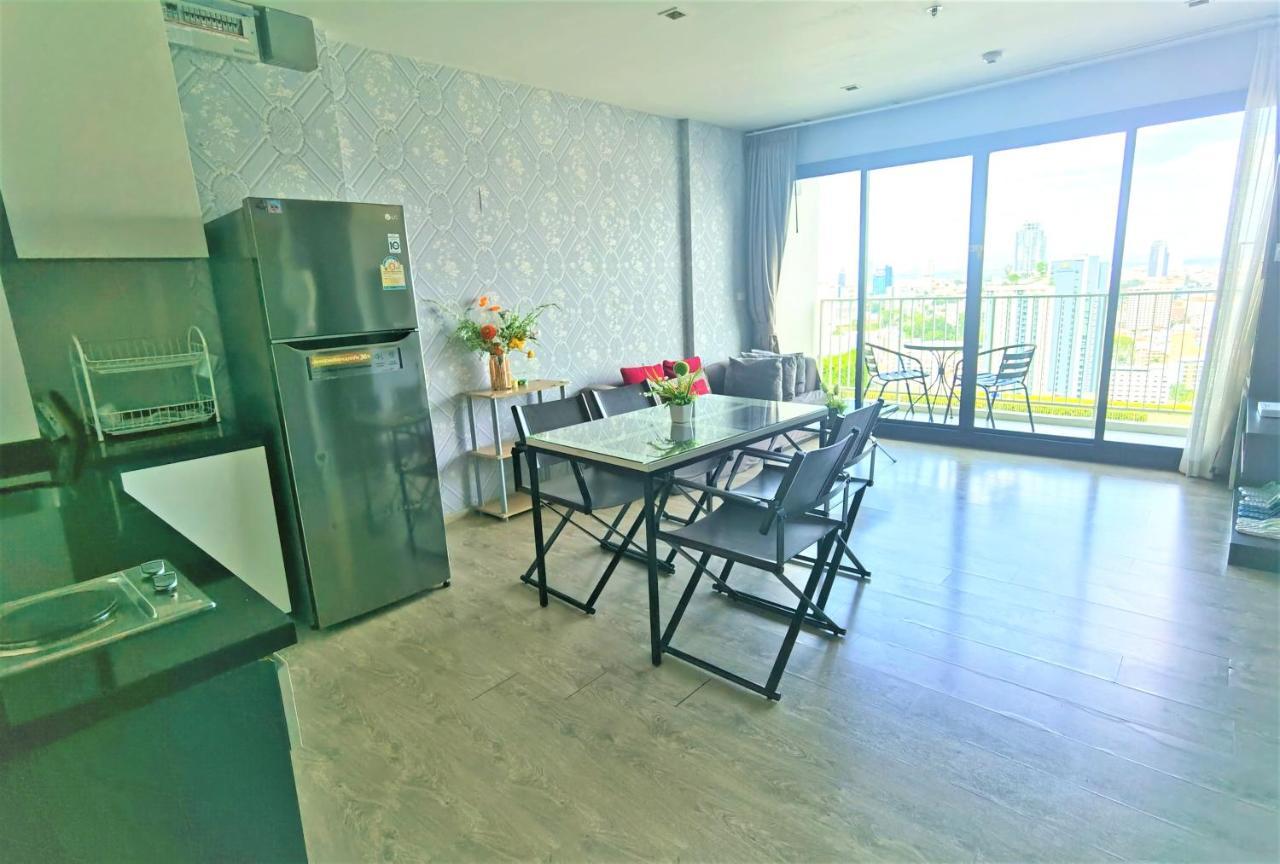 Llx Apartments At The Base Condo Pattaya Extérieur photo