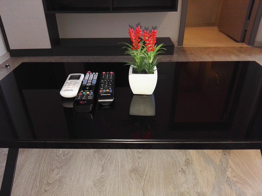 Llx Apartments At The Base Condo Pattaya Extérieur photo