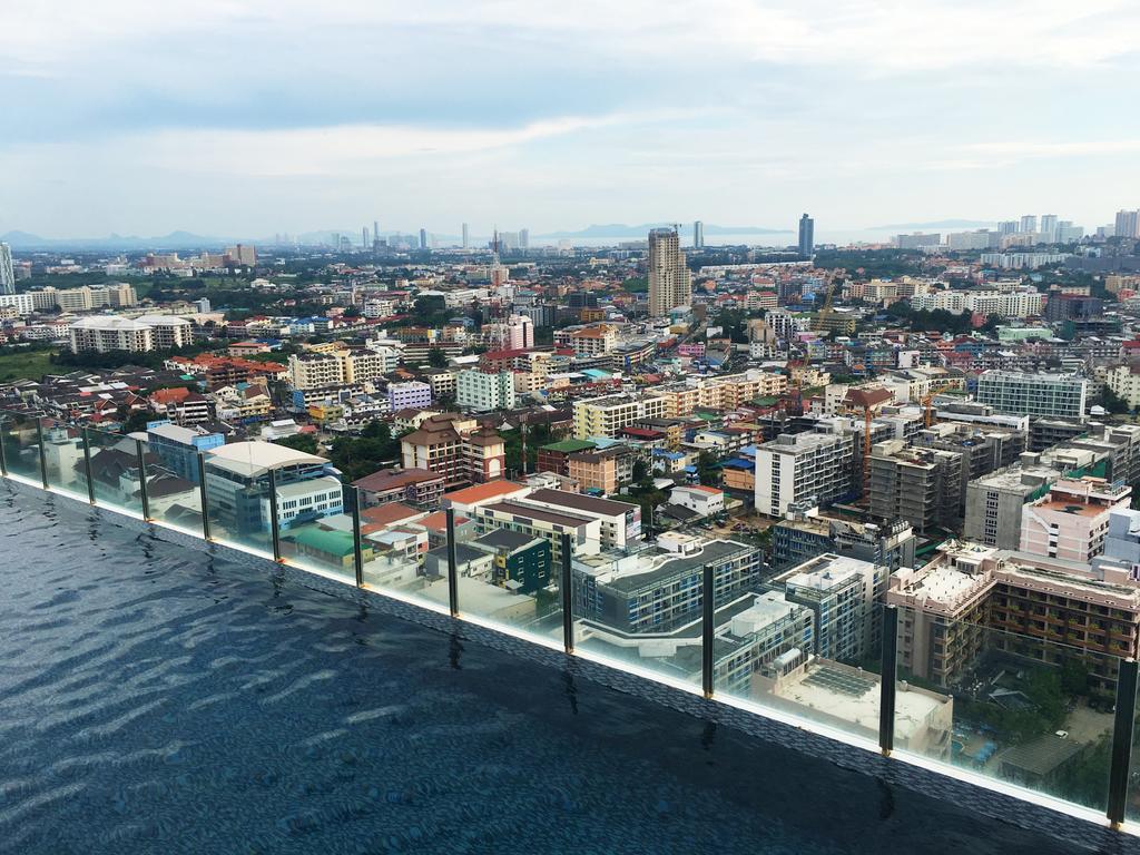 Llx Apartments At The Base Condo Pattaya Extérieur photo