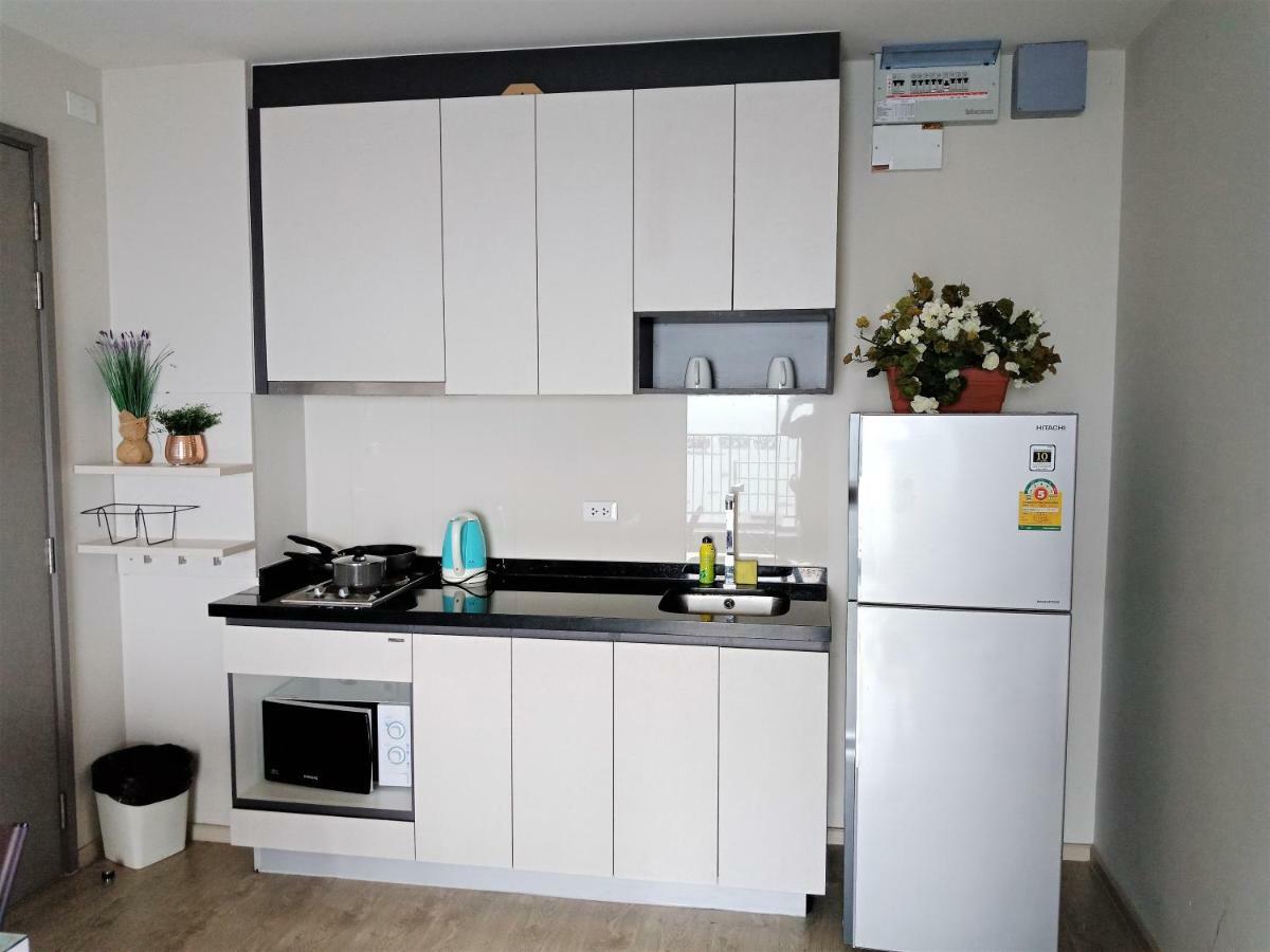 Llx Apartments At The Base Condo Pattaya Extérieur photo