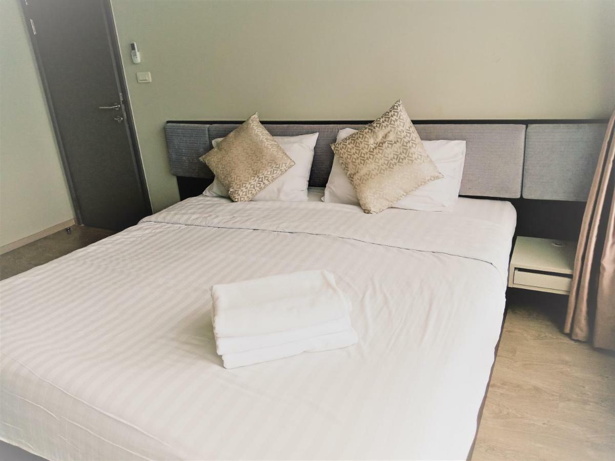 Llx Apartments At The Base Condo Pattaya Extérieur photo