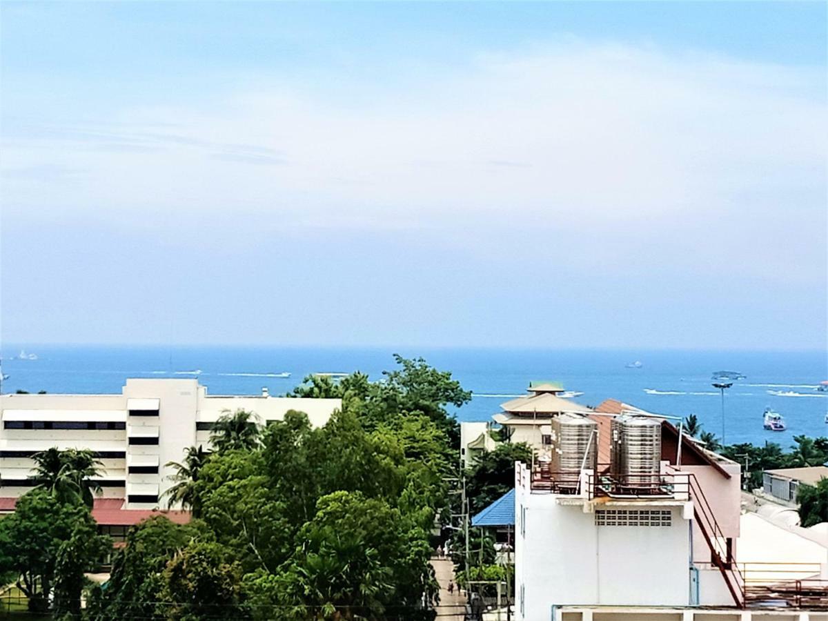Llx Apartments At The Base Condo Pattaya Extérieur photo