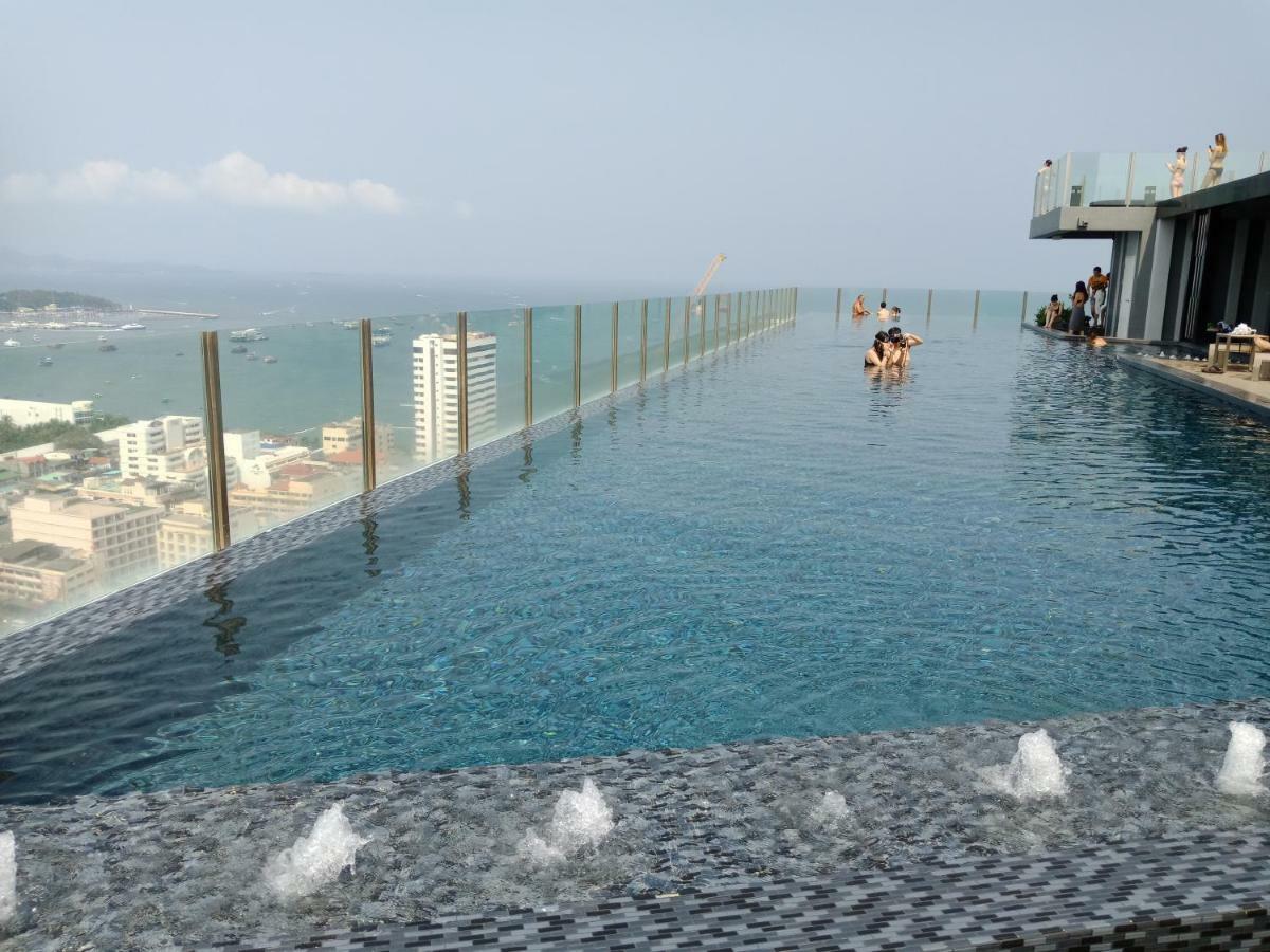 Llx Apartments At The Base Condo Pattaya Extérieur photo