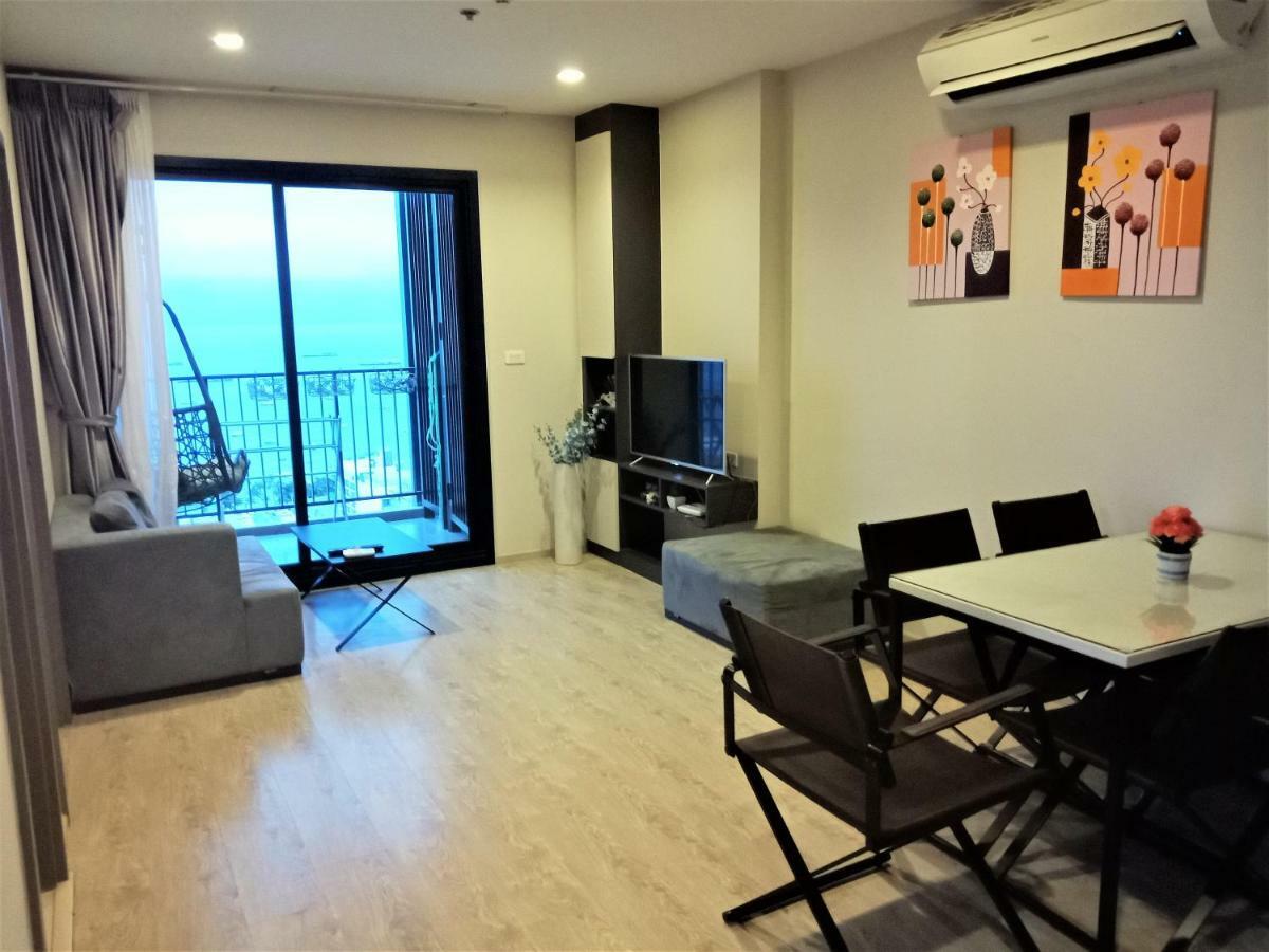 Llx Apartments At The Base Condo Pattaya Extérieur photo