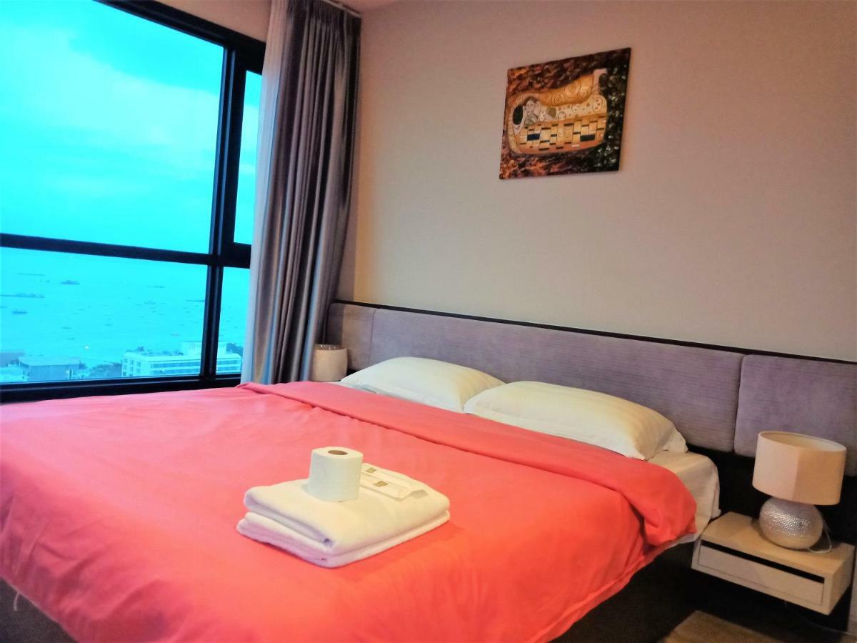 Llx Apartments At The Base Condo Pattaya Extérieur photo