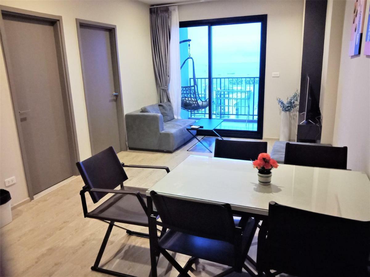 Llx Apartments At The Base Condo Pattaya Extérieur photo