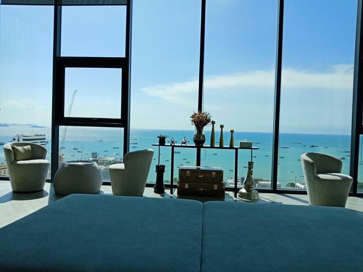 Llx Apartments At The Base Condo Pattaya Extérieur photo