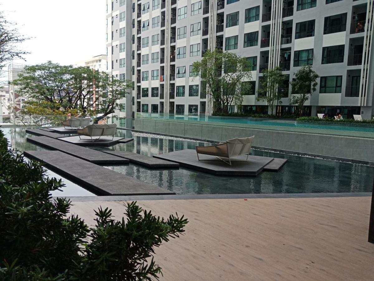 Llx Apartments At The Base Condo Pattaya Extérieur photo